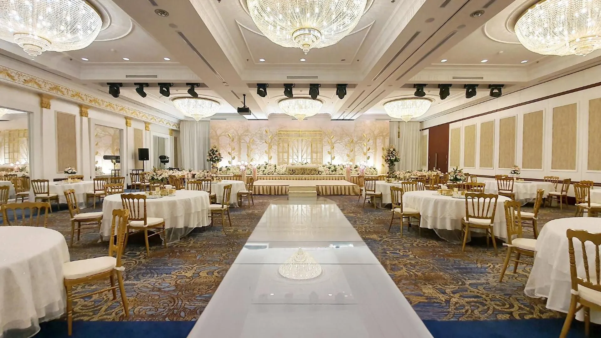 Crowne Plaza Jeddah By Ihg Hotel