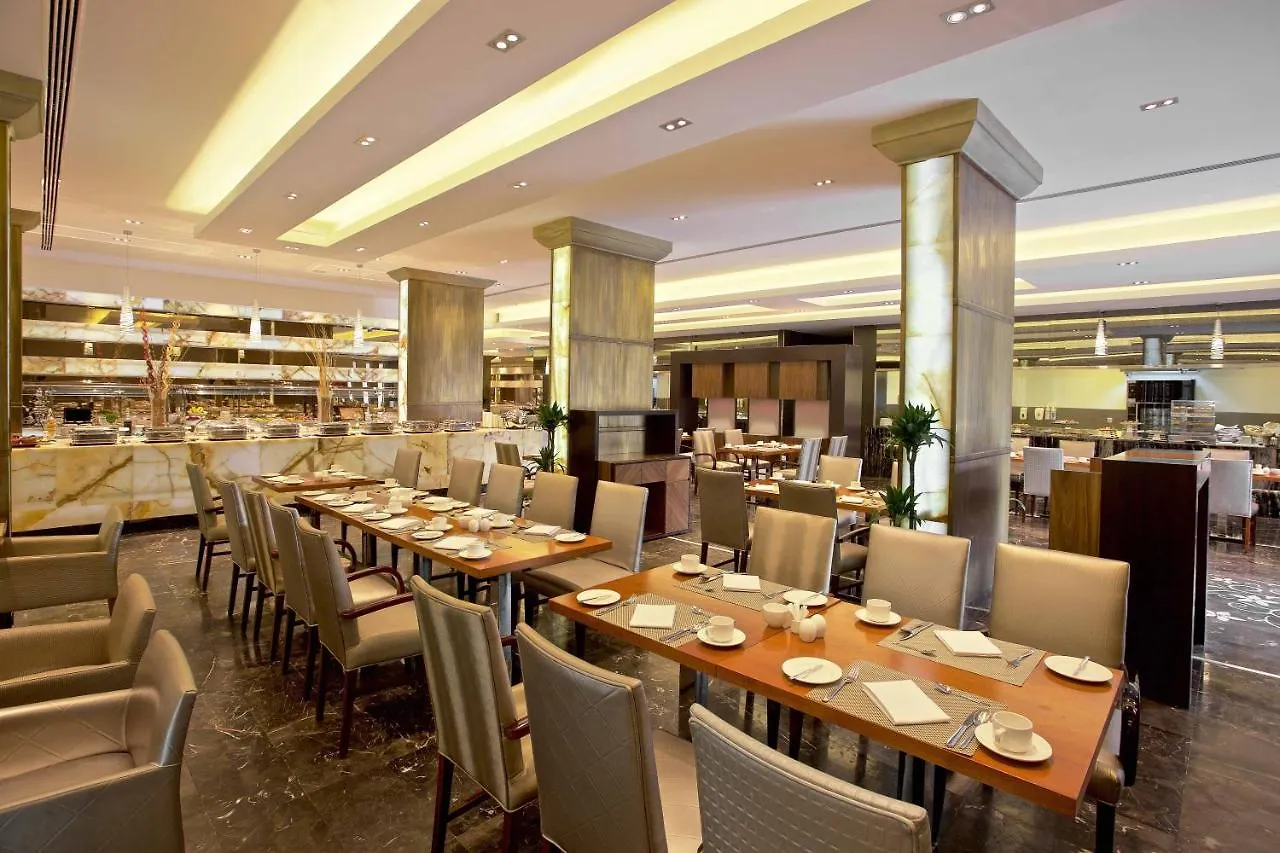 Crowne Plaza Jeddah By Ihg Hotel 5*,